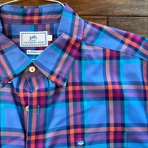 SouthernTide Button Dowkn